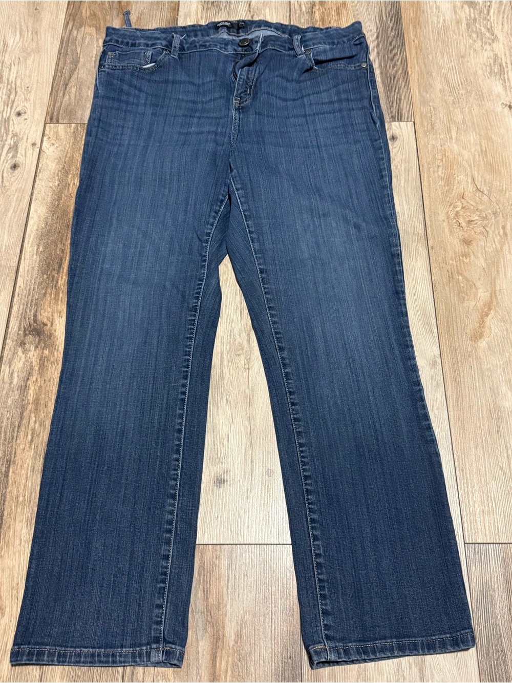 Simply Vera Vera Wang Women's Straight-Leg Jeans in Dark Blue Wash